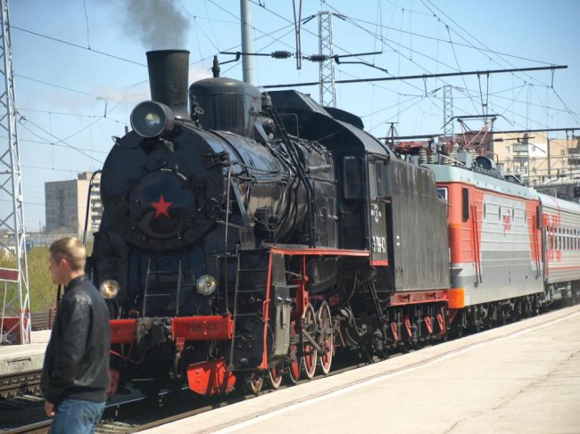 В Магнитогорск прибыл ретро-поезд с ветеранами Южно-Уральской железной дороги