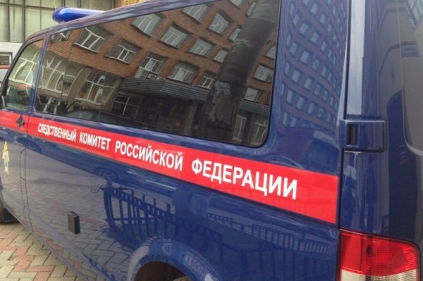 В счет взятки полицейский принял три автомобиля и полмиллиона рублей