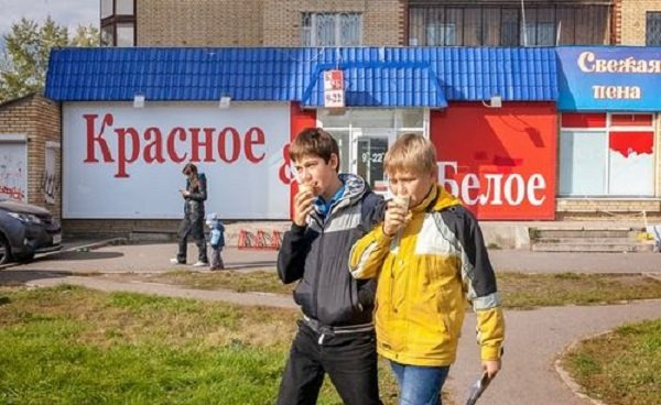 Заливаем даже в кризис. Сеть алкомаркетов «Красное и белое» вошла в сотню крупнейших частных предприятий России