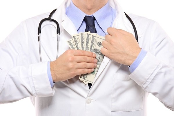 Средняя зарплата врачей в Магнитке - больше 50 тысяч рублей