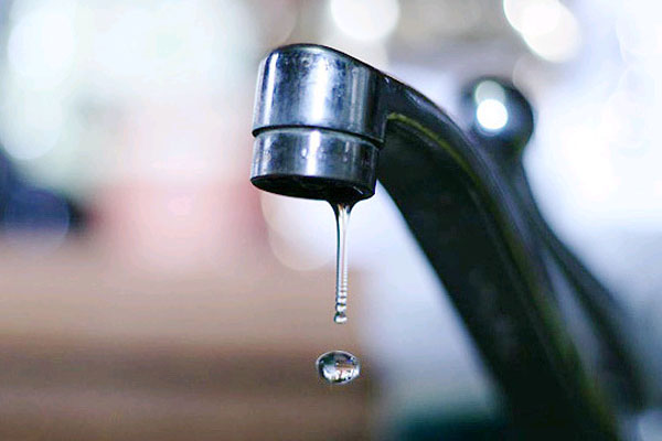 Жителям левобережья советуют запастись питьевой водой