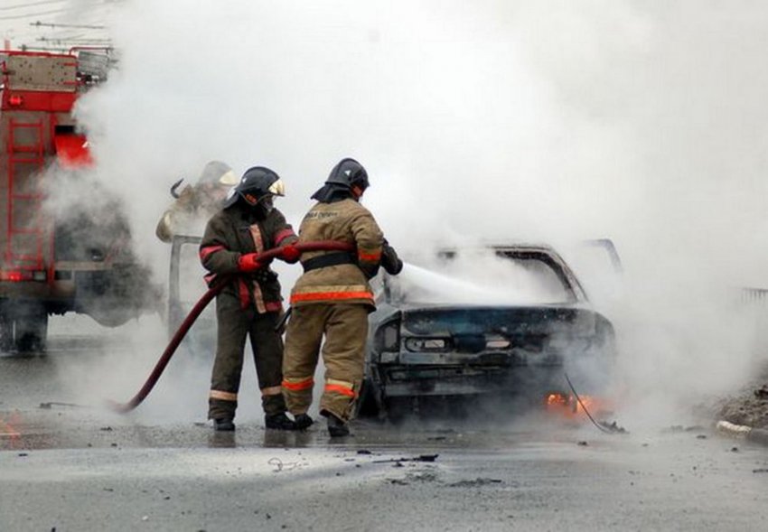 В Магнитогорске сгорел автомобиль