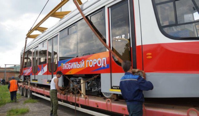 В Магнитогорск отправили юбилейные трамваи