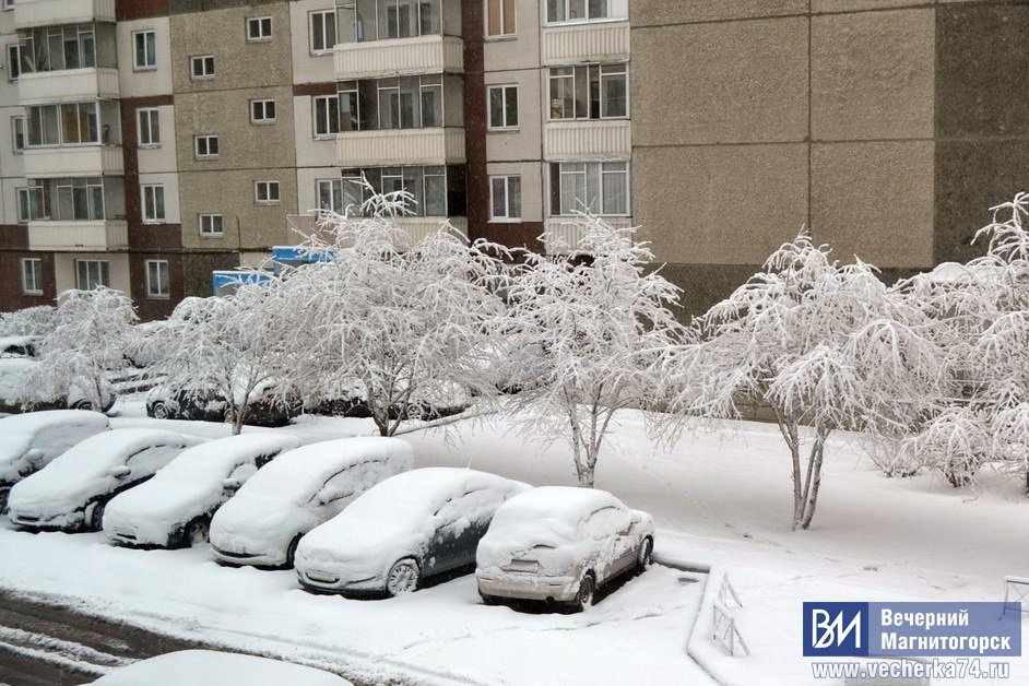 Где в апреле снег. Снег в апреле. Весенний снегопад в апреле. Снова снег в апреле. Снегопад апрель 2014.