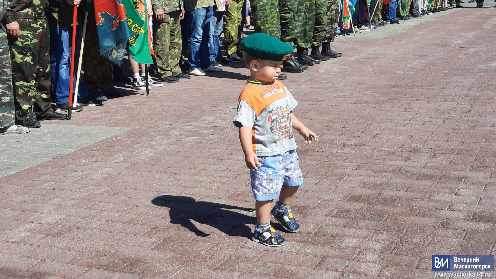 Зеленую фуражку берегу пограничники. Пограничники Магнитогорска. День пограничника 2021. Свердловская область Ревда день пограничника в 2021 году. День пограничника в Магнитогорске 2021.