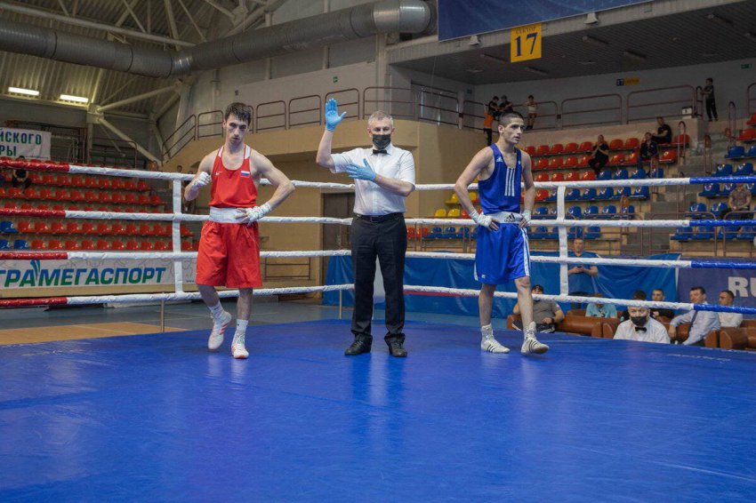 Магнитогорский спортсмен стал победителем чемпионата УрФО по боксу