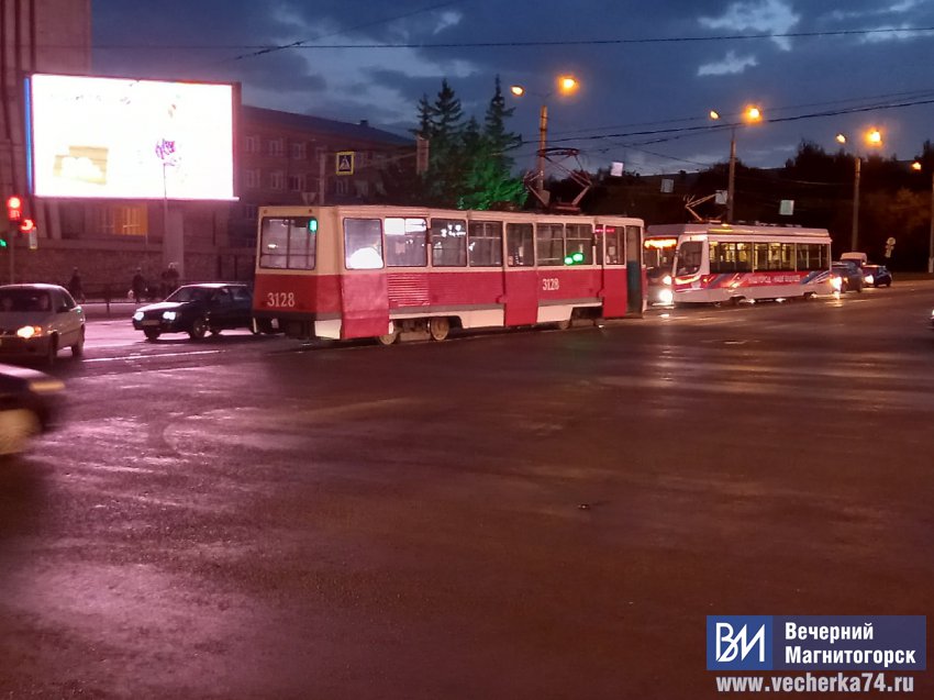 В Магнитогорске встали трамваи В Магнитогорске встали трамваи