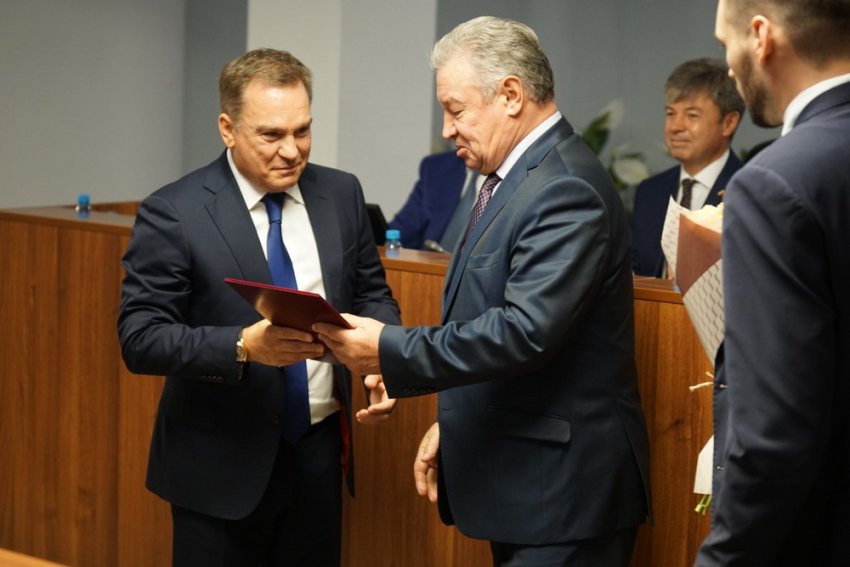 Начинал механизатором Начинал механизатором