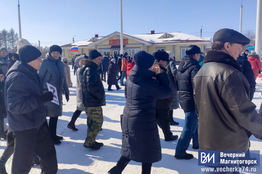 Отпраздновали годовщину воссоединения Крыма с Россией и поддержали военных Отпраздновали годовщину воссоединения Крыма с Россией и поддержали военных