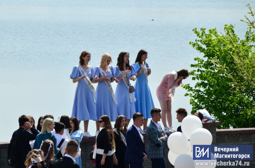 В Магнитогорске состоялся «Парад выпускников»