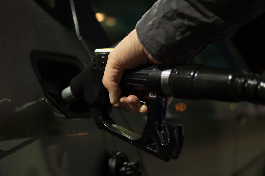 Стоит ли ждать снижения стоимости бензина?