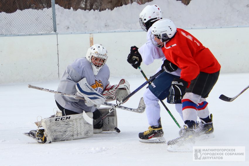 В Магнитогорске состоялся традиционный хоккейный турнир