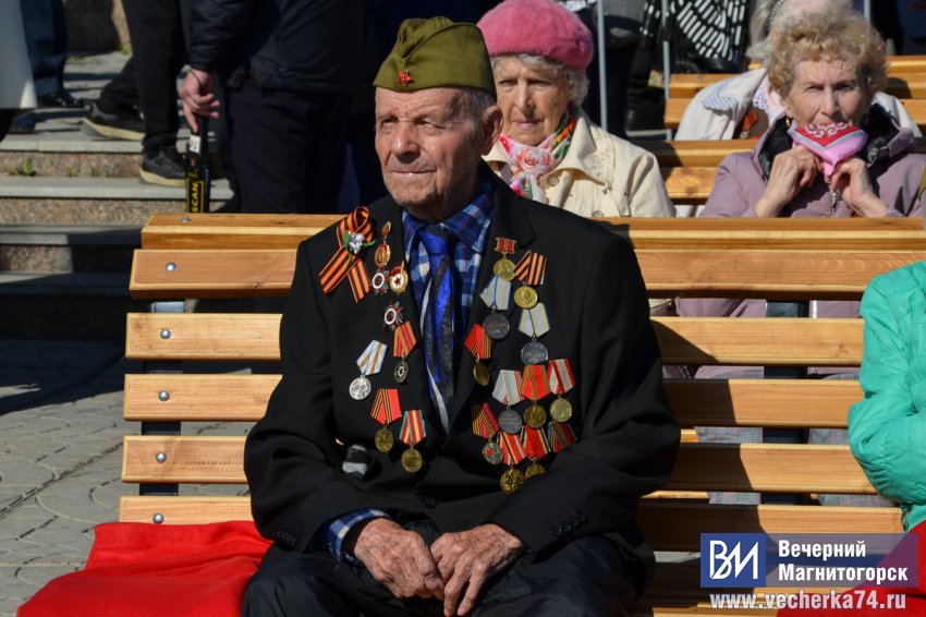 В Магнитогорске прошёл традиционный парад В Магнитогорске прошёл традиционный парад
