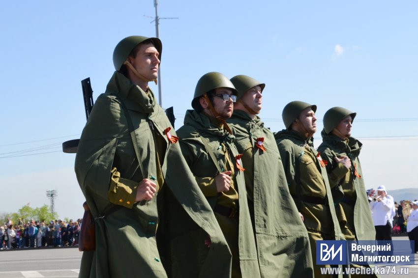 В Магнитогорске прошёл традиционный парад В Магнитогорске прошёл традиционный парад