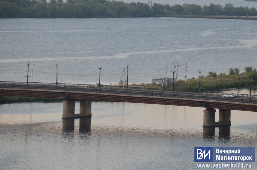 В небо над Магнитогорском поднялись гигантские аэростаты В небо над Магнитогорском поднялись гигантские аэростаты