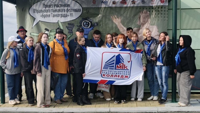 По полю танки грохотали По полю танки грохотали