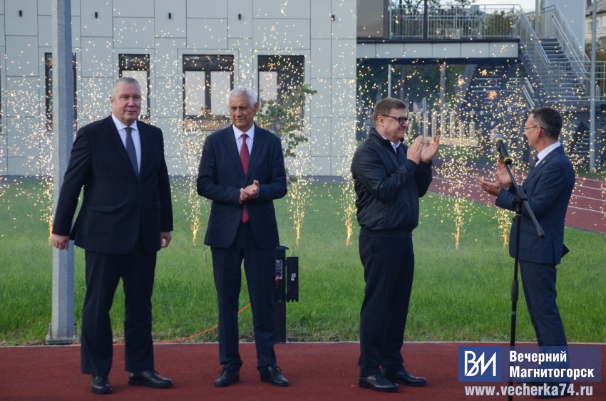В Магнитогорске открыли новый бассейн В Магнитогорске открыли новый бассейн
