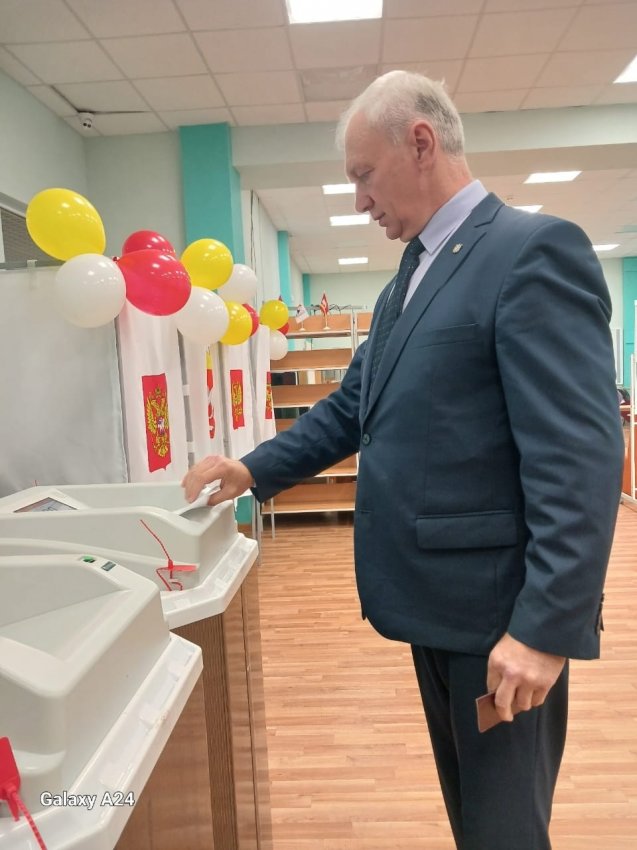 В Магнитогорске начались выборы депутатов В Магнитогорске начались выборы депутатов