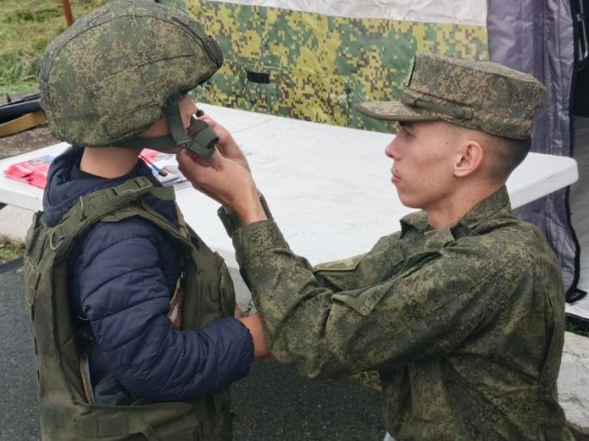 По полю танки грохотали По полю танки грохотали