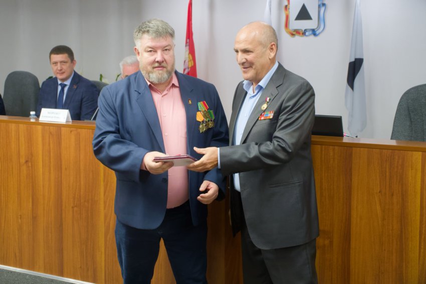 В Магнитогорске наградили волонтёров В Магнитогорске наградили волонтёров