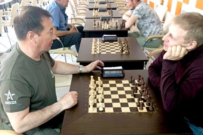 ����� � ����