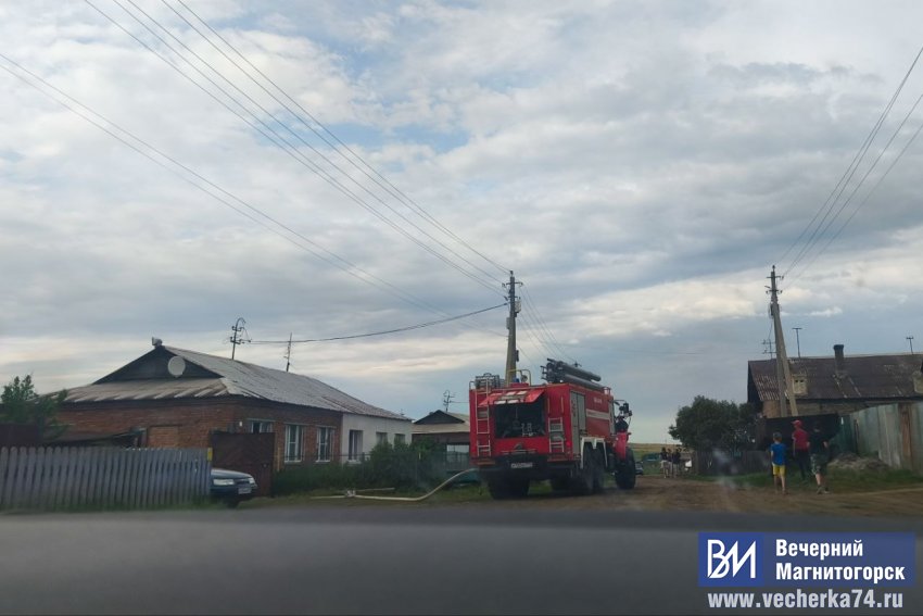 Под Магнитогорском сгорели баня и сарай Под Магнитогорском сгорели баня и сарай