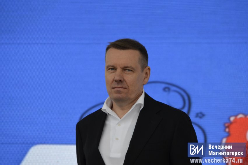 В Магнитогорске устроили бесплатную массовую раздачу мороженого В Магнитогорске устроили бесплатную массовую раздачу мороженого