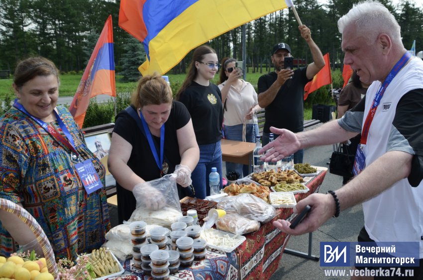 В Магнитогорске прошёл массовый забег на необычную дистанцию В Магнитогорске прошёл массовый забег на необычную дистанцию