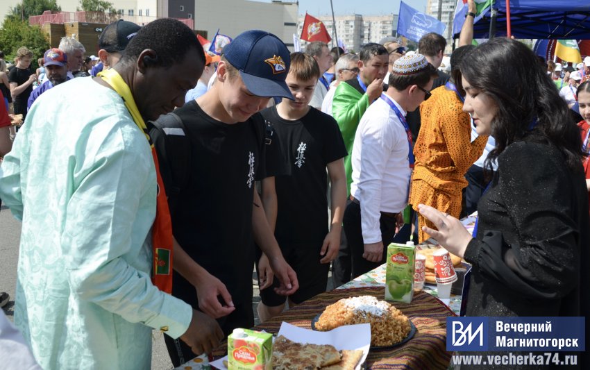 В Магнитогорске прошёл массовый забег на необычную дистанцию В Магнитогорске прошёл массовый забег на необычную дистанцию