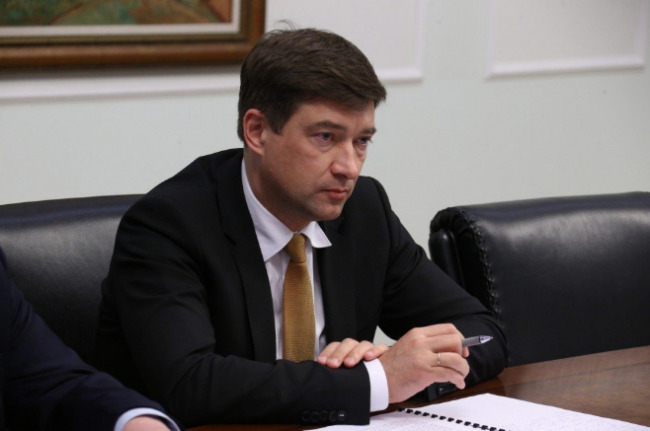 Уже перед вечером начальник собрал